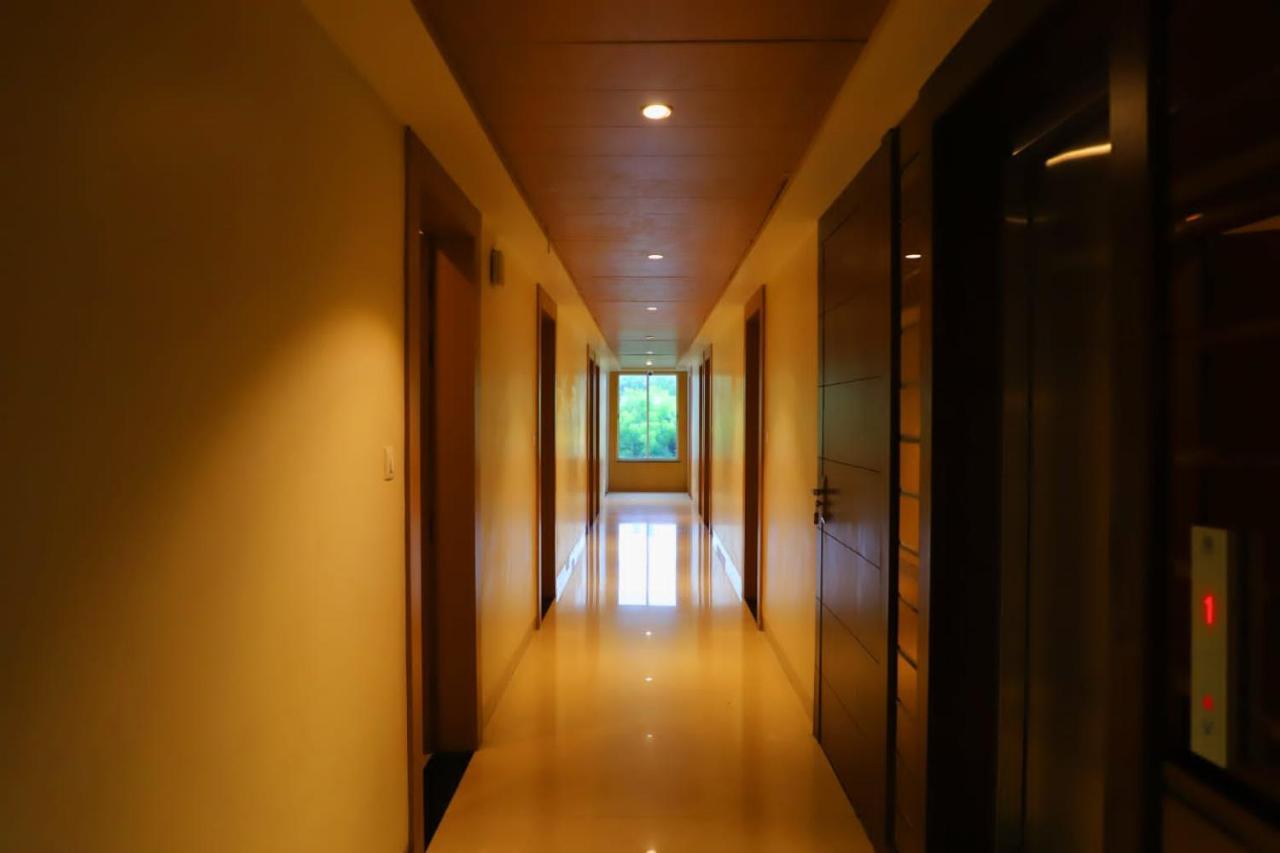 Hotel Ananda Castle Vrindāvan Esterno foto