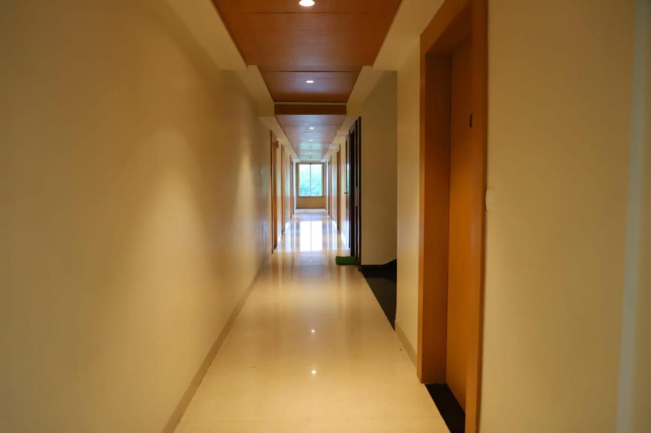 Hotel Ananda Castle Vrindāvan Esterno foto