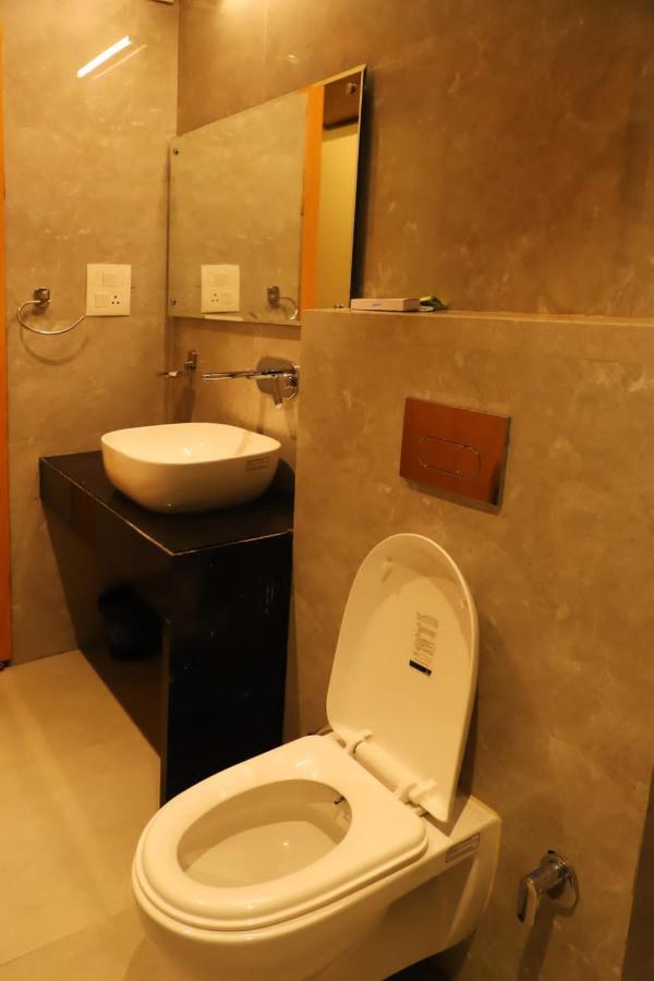 Hotel Ananda Castle Vrindāvan Esterno foto