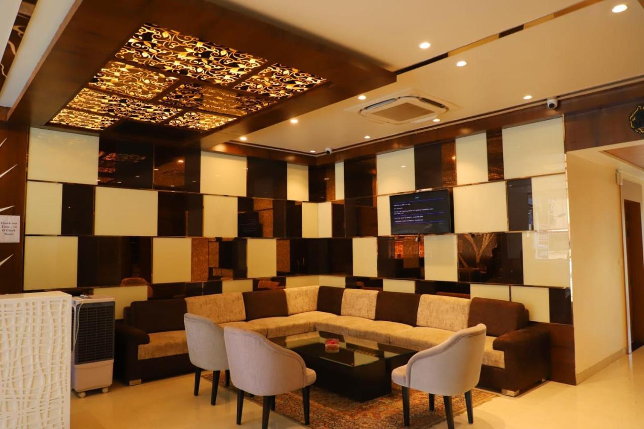 Hotel Ananda Castle Vrindāvan Esterno foto